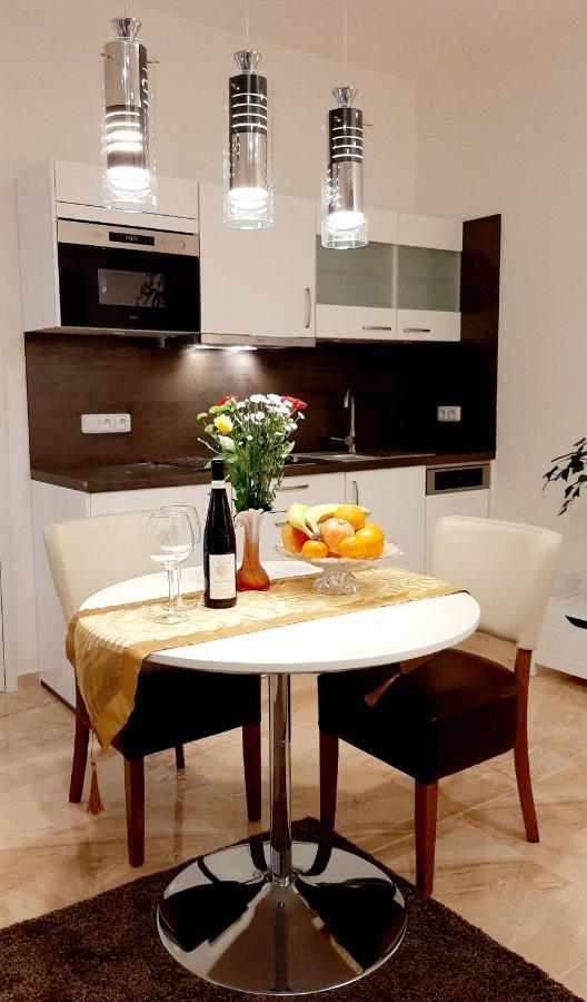 Nobless Apartments Holedna Μπρνο Εξωτερικό φωτογραφία